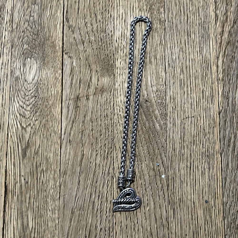 Cute vintage Brighton heart toggle necklace. - Picture 2 of 4